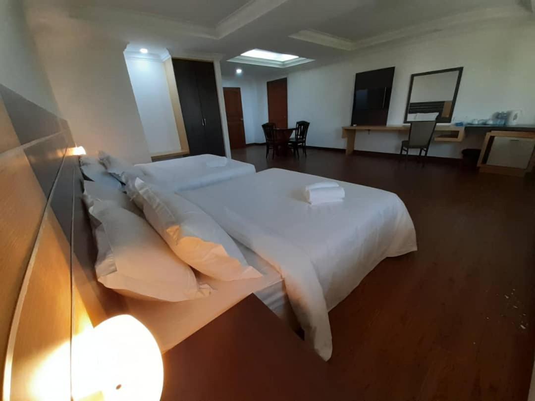Sara Hotel Лабуан Экстерьер фото