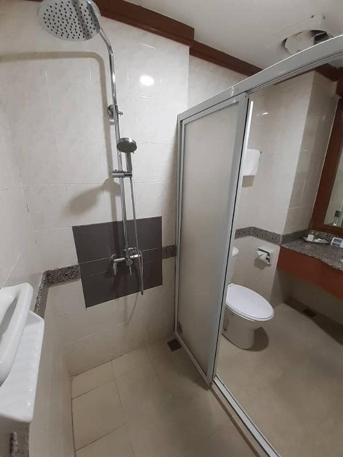 Sara Hotel Лабуан Экстерьер фото