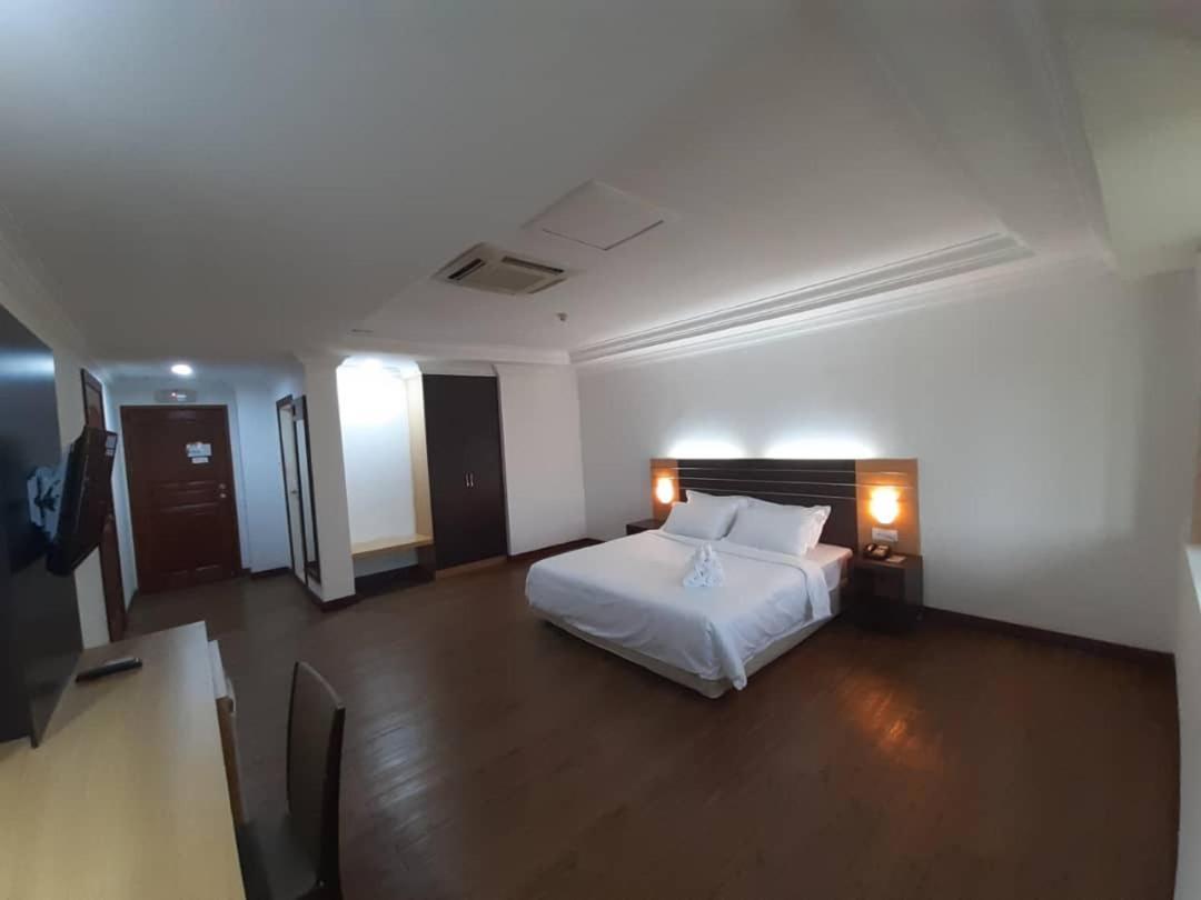 Sara Hotel Лабуан Экстерьер фото